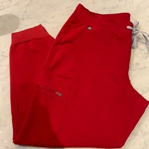 Figs - women’s red Zamora Petite Jogger Pants